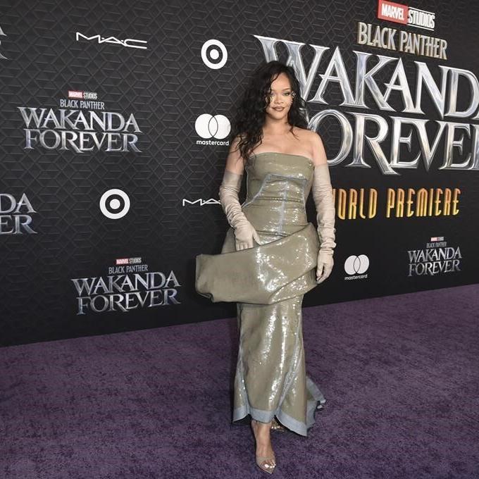 Rihanna talks motherhood, Super Bowl: 'It was now or never'